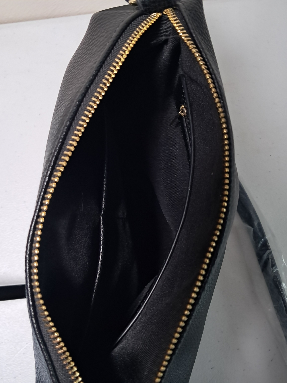 Steve Madden Black Pebbled Leather Crossbody with Gold Hardware - Picture 5 of 8